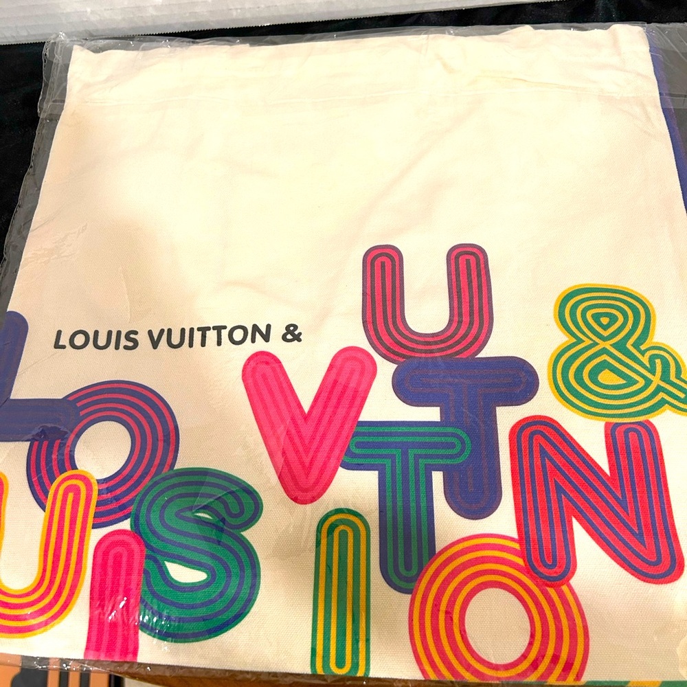 Rare LV Tote-bag NWOT Japan 2020 Exhibition Exclusive - Picture 10 of 11